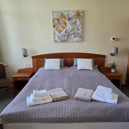 Lägenhet Room4u & Karos Wellness