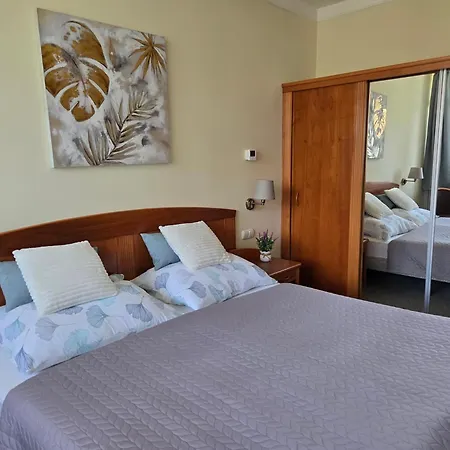 Room4u & Karos Wellness *