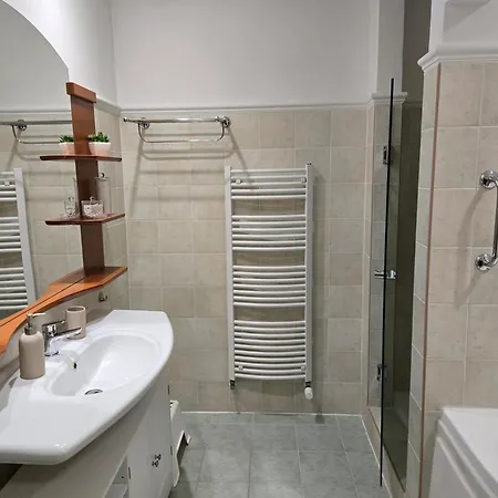 Room4u & Wellness Apartamento