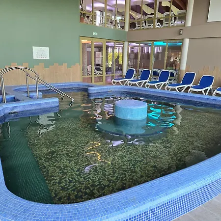 Lägenhet Room4u & Karos Wellness