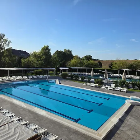 Room4u & Karos Wellness Appartement *