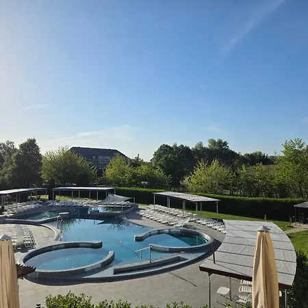 Lägenhet Room4u & Karos Wellness Zalakaros