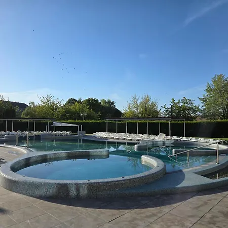 Room4u & Karos Wellness Appartement *